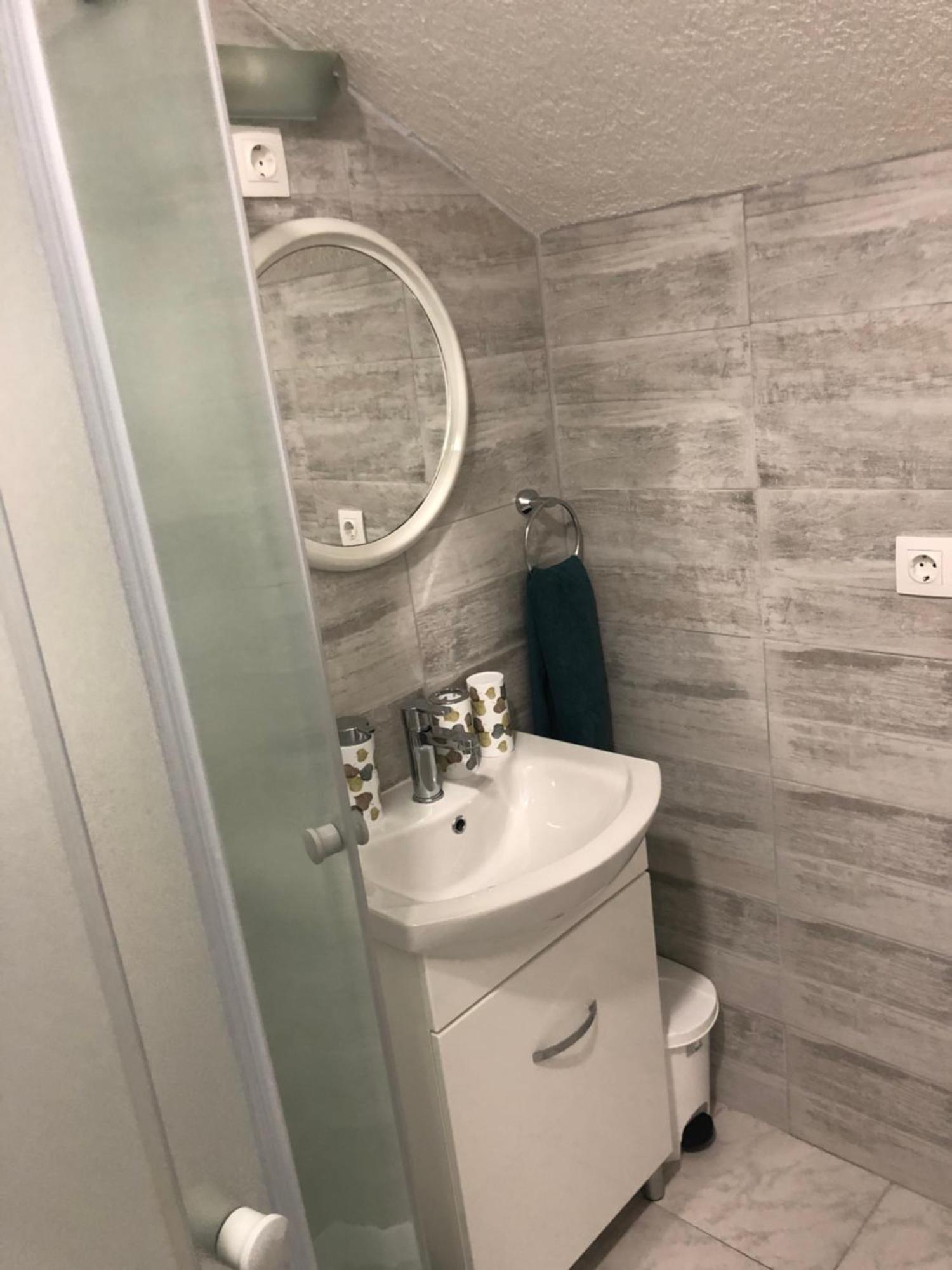 Apartmani Kaic ليفنو الغرفة الصورة