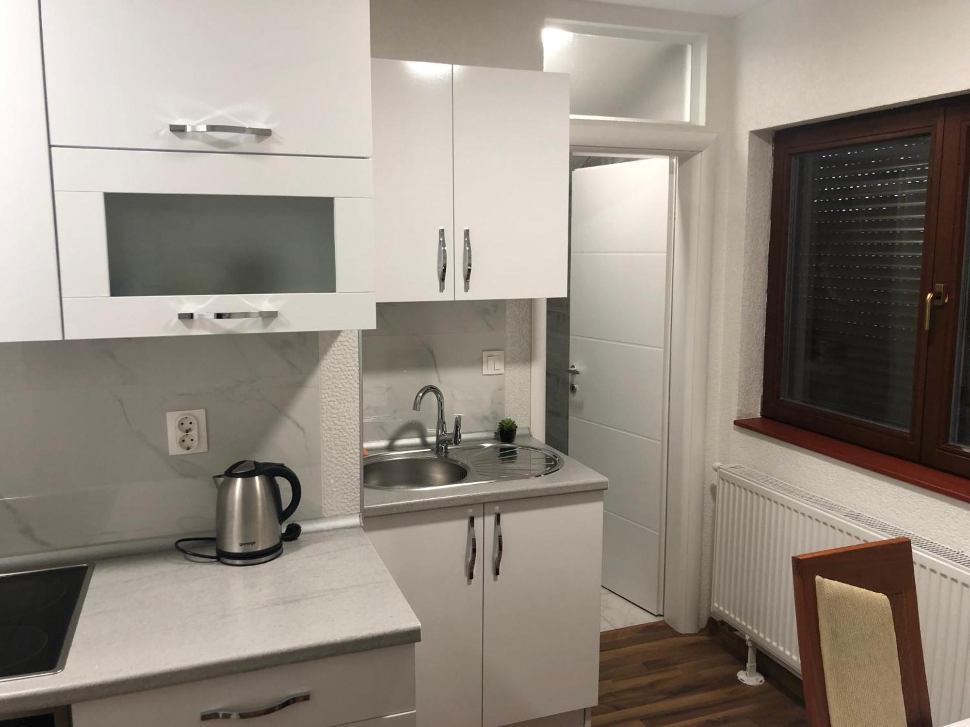 Apartmani Kaic ليفنو الغرفة الصورة