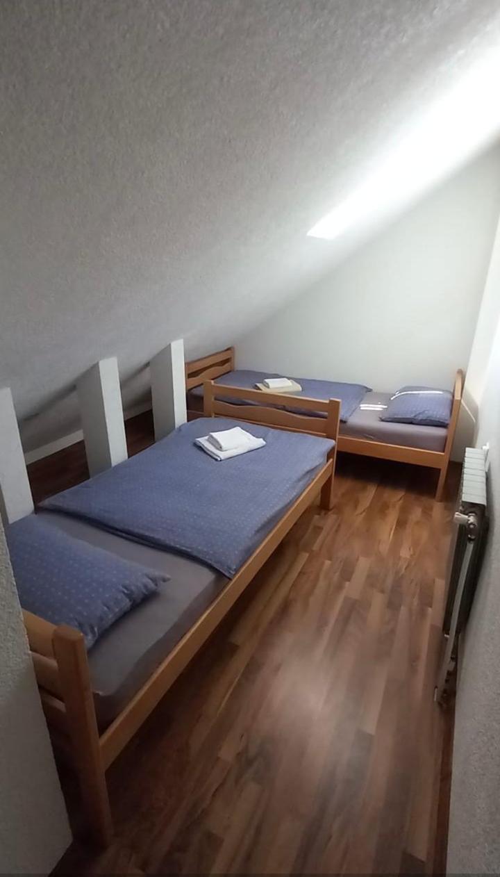 Apartmani Kaic ليفنو الغرفة الصورة