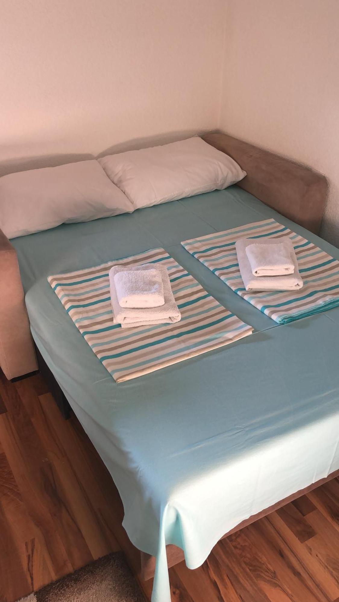 Apartmani Kaic ليفنو الغرفة الصورة